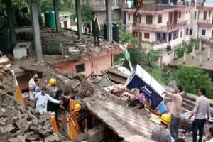हिमाचल: सोलन में 4 मंजिला बिल्डिंग गिरने से 12 जवानों समेत 13 की मौत