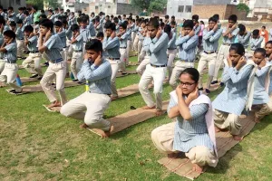 छुट्टियां खत्म, सुपर ब्रेन योगा से पढ़ाई का आगाज