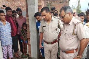 कलयुगी मां ने नवजात बच्ची को नाले फेंका