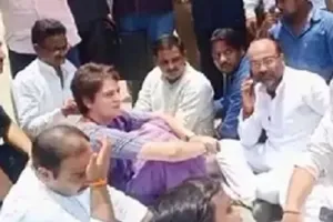 प्रियंका को पुलिस ने लिया हिरासत में