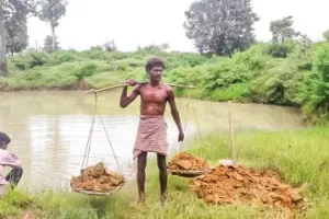 साधारण लोग दे रहे बड़ी सीख