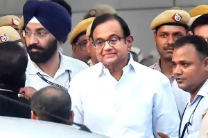 आईएनएक्स मामला : सुप्रीम कोर्ट ने चिदंबरम की जमानत याचिका खारिज की, नए सिरे से अर्जी दाखिल करने को कहा