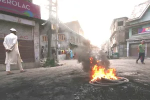 कश्मीर: पर्सनल लॉ बोर्ड समेत 7 मुस्लिम संगठनों ने कहा- अनुच्छेद 370 खत्म करने का फैसला असंवैधानिक
