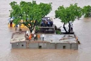 बाढ़ की रोकथाम के लिए सरकार करे काम