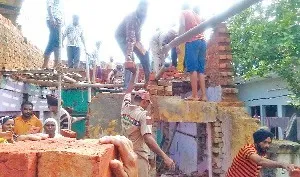 डेरा अनुयायियों ने बनाया विधवा का आशियाना