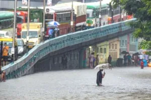 मौसम: मुंबई और आसपास के इलाकों में 2 दिन भारी बारिश का अलर्ट, आज 4 जिलों के स्कूल-कॉलेजों की छुट्टी