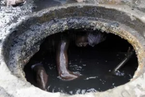 सीवरेज कर्मियों के प्रति संवेदनशील बनें सरकार