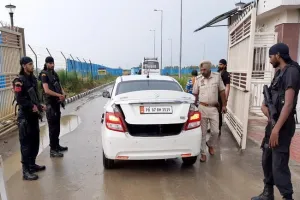 आतंकी हमले की आशंका, अलर्ट पर ‘पठानकोट’