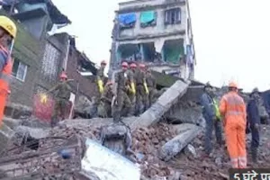 अहमदाबाद में मकान भरभराकर ढहने से पांच मरे, दस घायल