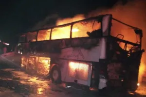 मदीना प्रांत में बस-ट्रक की टक्कर में 35 की मौत