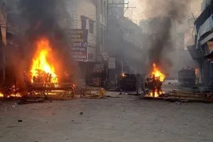 मालपुरा में कर्फ्यू के दौरान आगजनी, प्रशासन में मची अफरा-तफरी