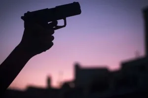 पहले दो बेटियों को गोली मारी, फिर कर ली आत्महत्या