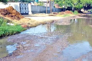 बरनाला-जगराओं मुख्य सड़क ने धारण किया तालाब का रूप