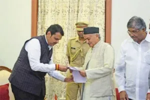 फ्लोर टेस्ट से पहले फडणवीस का इस्तीफा