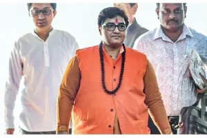 नेताओं के बिगड़ते बोल