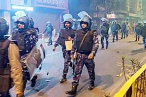 उत्तर प्रदेश के हिंसाग्रस्त क्षेत्रों में तनावपूर्ण शांति