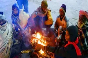 प्रचंड सर्दी, घने कोहरे में ठिठुरा समूचा उत्तर भारत