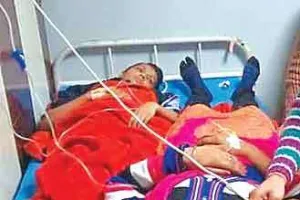 फरीदाबाद : बॉडी स्प्रे के छिड़काव से शिक्षिका और कई छात्राएं बेहोश
