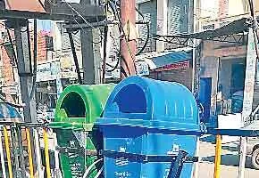 शहर में चरमराई सफाई व्यवस्था, हर जगह लगे गन्दगी के ढेर