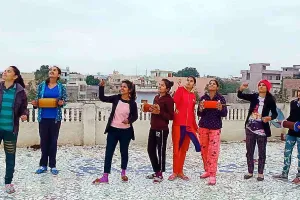 मकर सक्रांति के पर्व पर सुबह से ही पतंगबाजी रही परवान पर