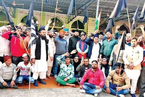 पटियाला : मुस्लिम भाईचारे ने काली पट्टियां बांधकर केंद्र सरकार के खिलाफ किया प्रदर्शन