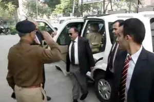 Delhi violence: दिल्ली हिंसा पर मोदी, शाह, डोभाल की कड़ी नजर