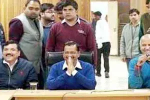 दिल्ली सीएम केजरीवाल समेत 7 मंत्रियों ने कार्यभार संभाला