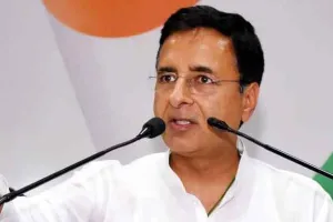 छत्तीसगढ़ में आयकर छापों को चुनौती के रूप में लेंगी कांग्रेस: सुरजेवाला