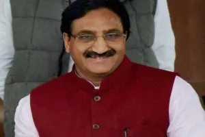 कोरोना संकट में तीन माह की फीस न लें स्कूल:निशंक