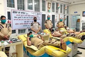 आंधी और बारिश भी न रोक सके डेरा श्रद्धालुओं का रास्ता