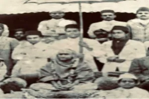 लता ने शेयर की पिता की 98 साल पुरानी तस्वीर