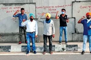 सरकार ने सार्वजनिक भीड़ पर लगाई रोक