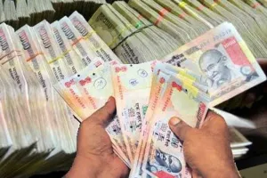 पौने पांच करोड़ के 500-1000 के पुराने नोट बरामद