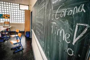सरकारी भंवरजाल में उलझे छात्र