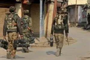 सोपोर में दो ओजीडब्ल्यू गिरफ्तार, हथियार गोलाबारूद बरामद