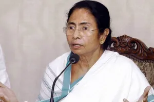 ममता की केन्द्र से नीट, जेईई परीक्षा स्थगित करने की अपील