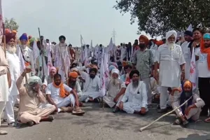 कृषि अध्यादेश: पंजाब में किसानों ने राजमार्गों को किया जाम