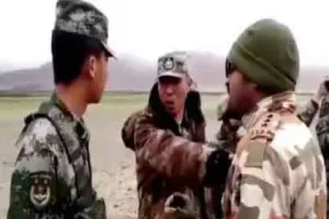 चीन के आक्रामक रूख और पाकिस्तान के दुस्साहस दोनों से निपट सकता है भारत: जनरल रावत