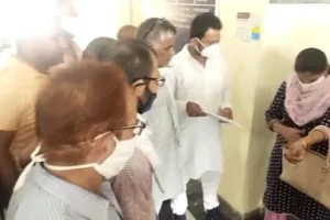 डीपू होल्डरो ने अपनी मांगों को लेकर डीएफएससी को सौंपा ज्ञापन।
