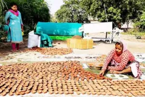 गाय के गोबर से बना दीया करेगा घर रोशन
