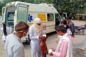तेल लोड टैंकर पर चढ़े दो बच्चे, हाइवोल्टेज करंट की चपेट में आए
