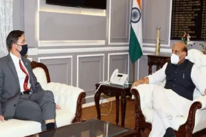 भारत और अमेरिका के रक्षा संबंधों में आयेगी नयी मजबूती: राजनाथ
