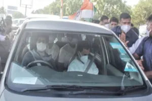 राहुल प्रियंका ने की हाथरस पीड़िता के परिजनो से मुलाकात