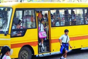 बिना रिकॉर्ड माफ कर दिया स्कूल बसों का टैक्स