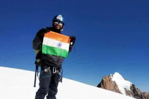 6001 मीटर ऊंचे पहाड़ देवटिब्बा पर चढ़ाई करके वरूण ने बनाया रिकॉर्ड