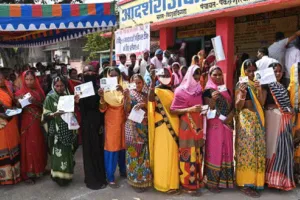 बिहार : कोरोना पर भारी पड़ा वोटरों का उत्साह, 54.05 प्रतिशत वोट कर 1463 प्रत्याशी के भाग्य का किया फैसला