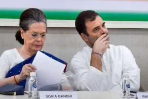 सत्ता में आने पर किसान विरोधी तीनों कानून फाड़ देंगे : सोनिया-राहुल