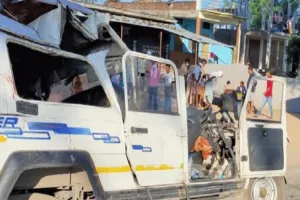 बहराइच सड़क हादसे में वैन सवार छह जायरीनो की मृत्यु,10 घायल