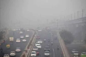 राजधानी में ठिठुरन भरी सुबह, वायु गुणवत्ता ‘बहुत खराब’