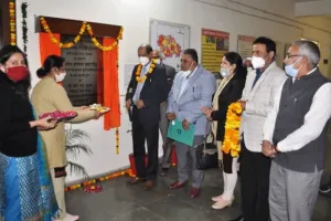 पिंडारा गांव में किसानों के लिए एफएम रेडियो शुरू